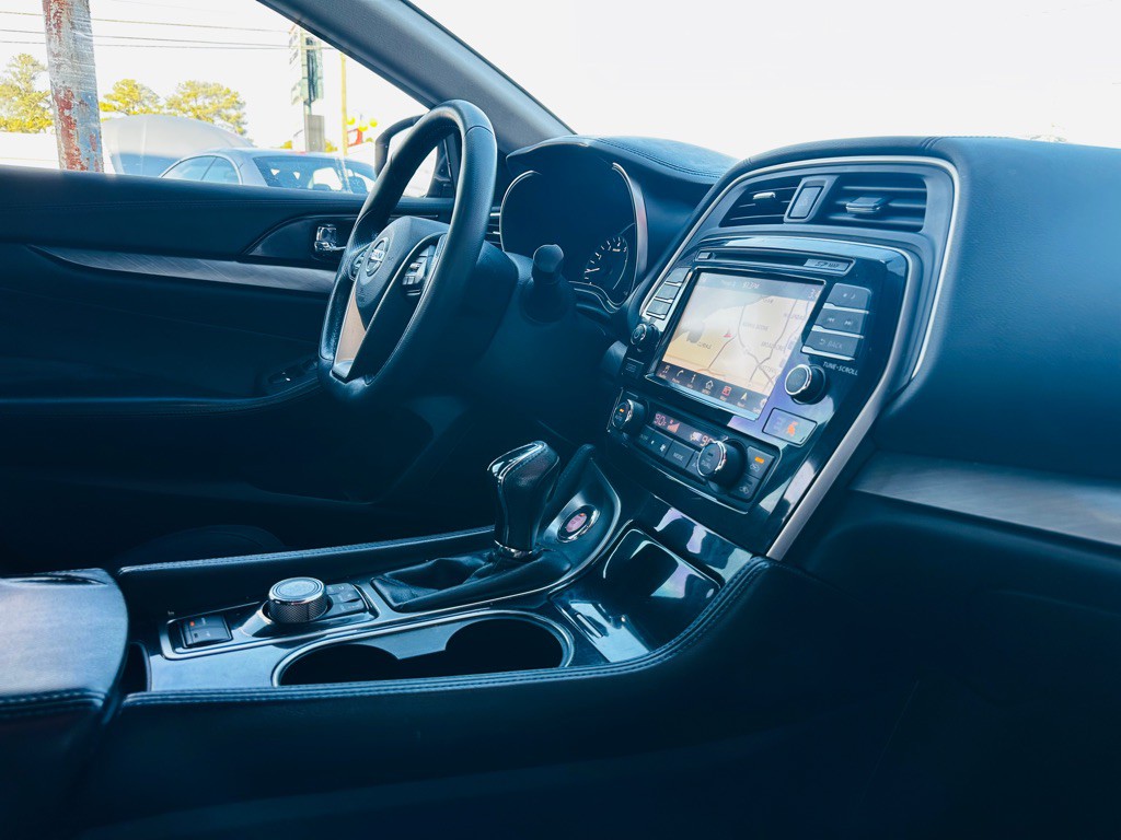 2018 Nissan Maxima Image 9