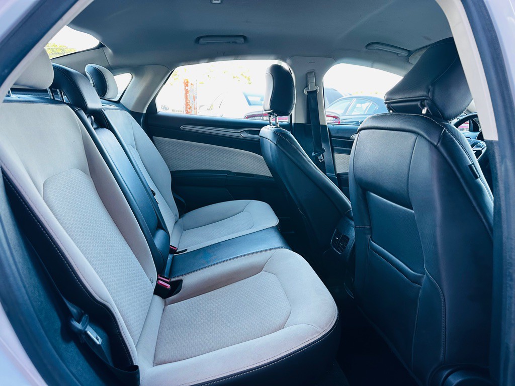 2020 Ford Fusion Image 7