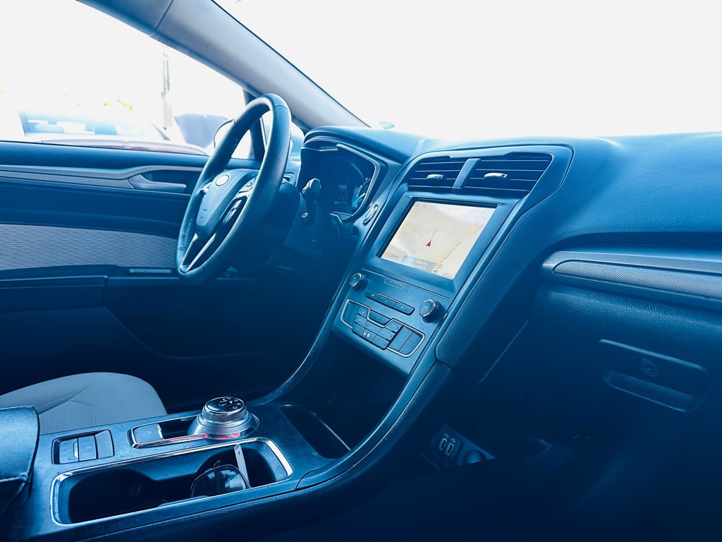 2020 Ford Fusion Image 9