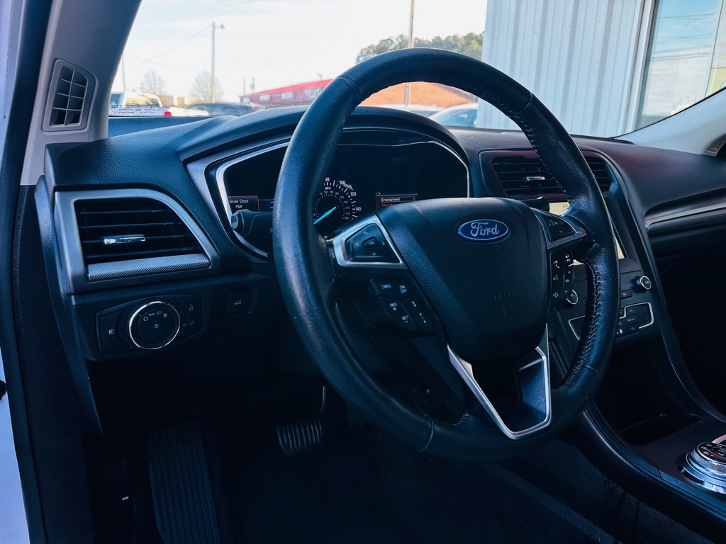 2020 Ford Fusion Image 10