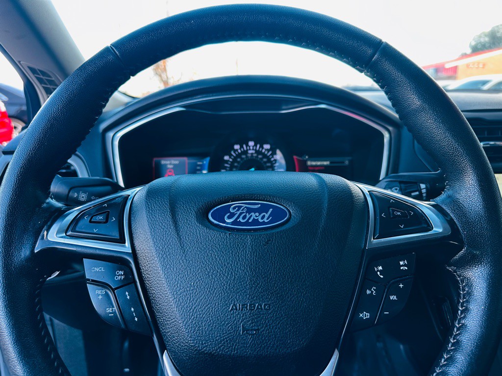 2020 Ford Fusion Image 12