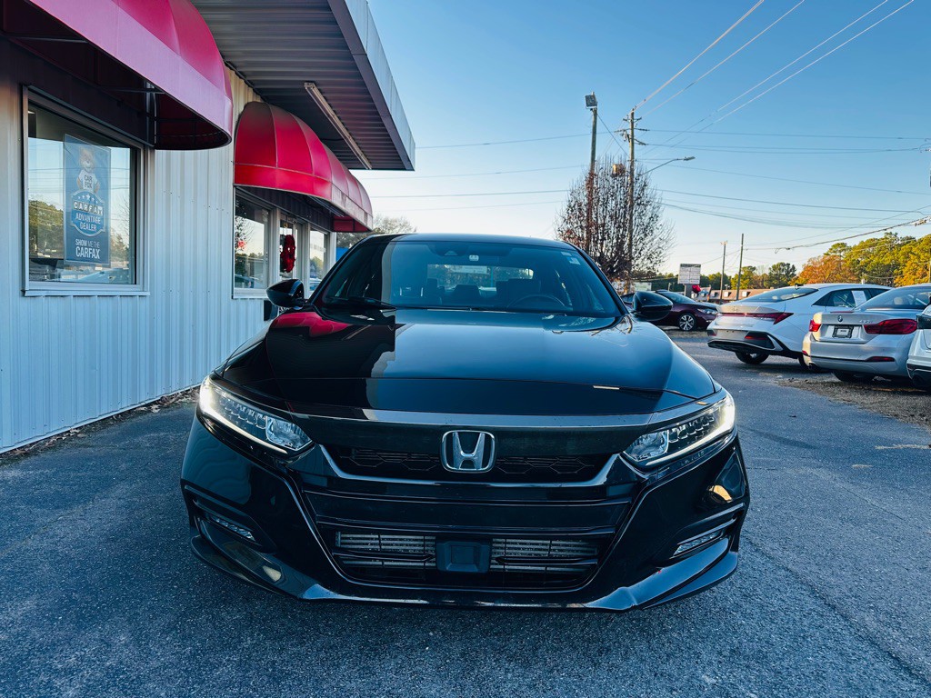 2018 Honda Accord Image 2