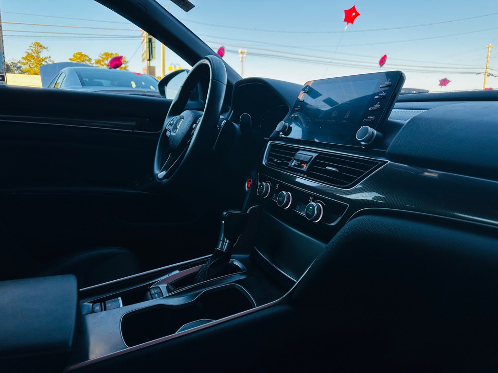 2018 Honda Accord Image 9