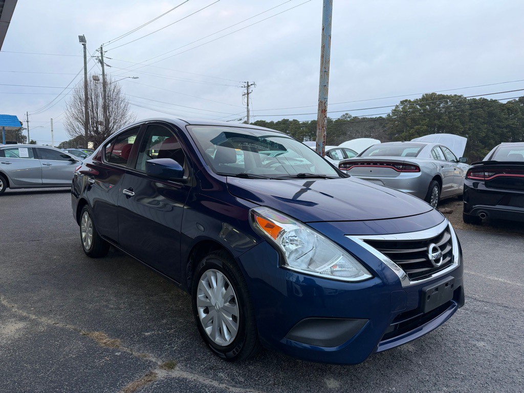 2019 Nissan Versa Image 3