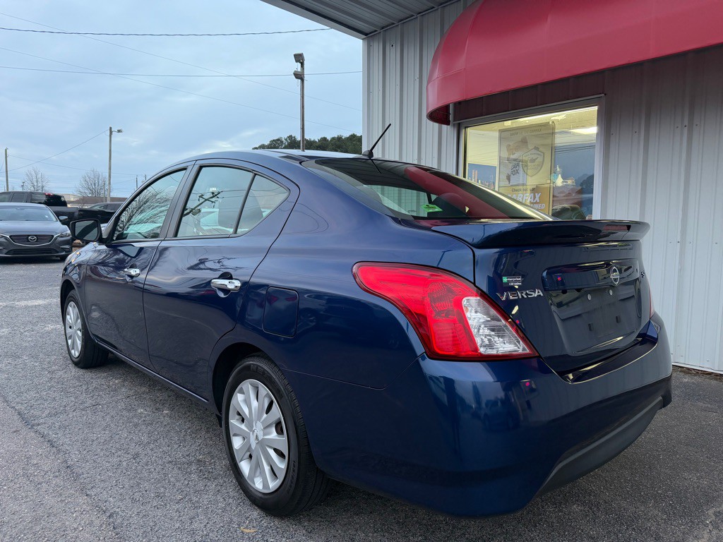 2019 Nissan Versa Image 4