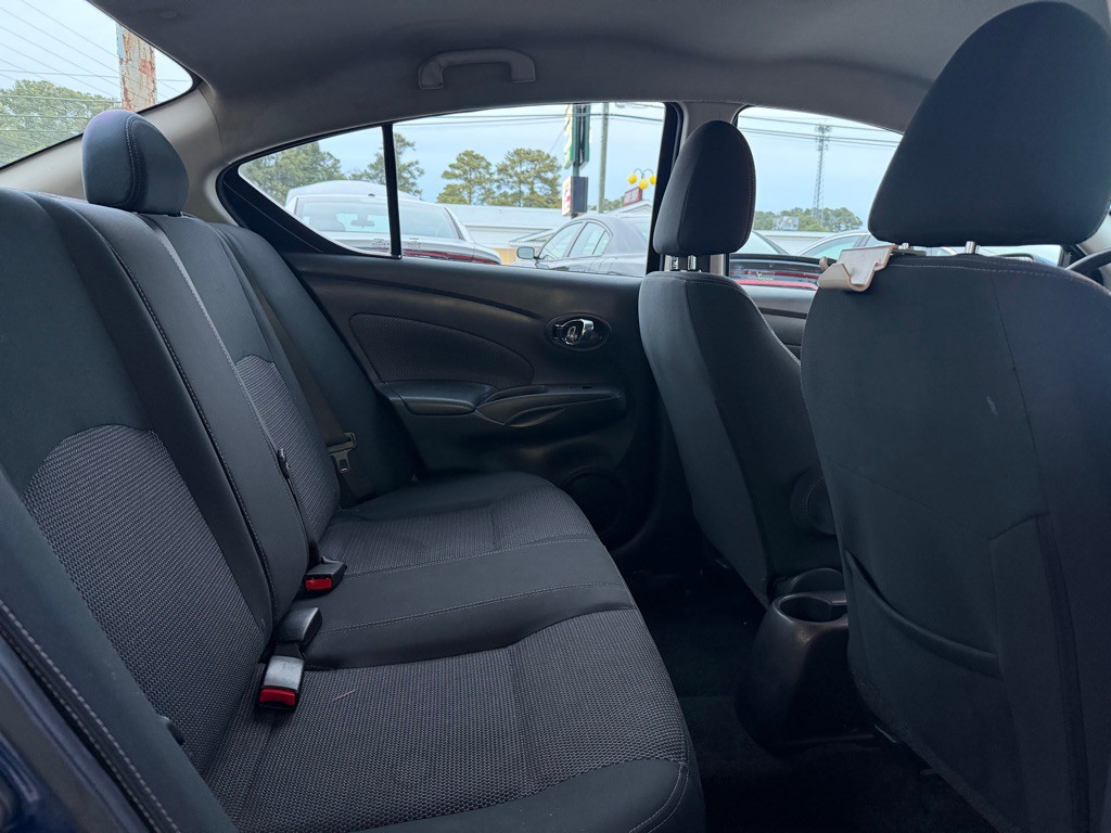 2019 Nissan Versa Image 7