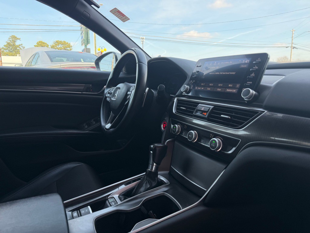 2018 Honda Accord Image 9