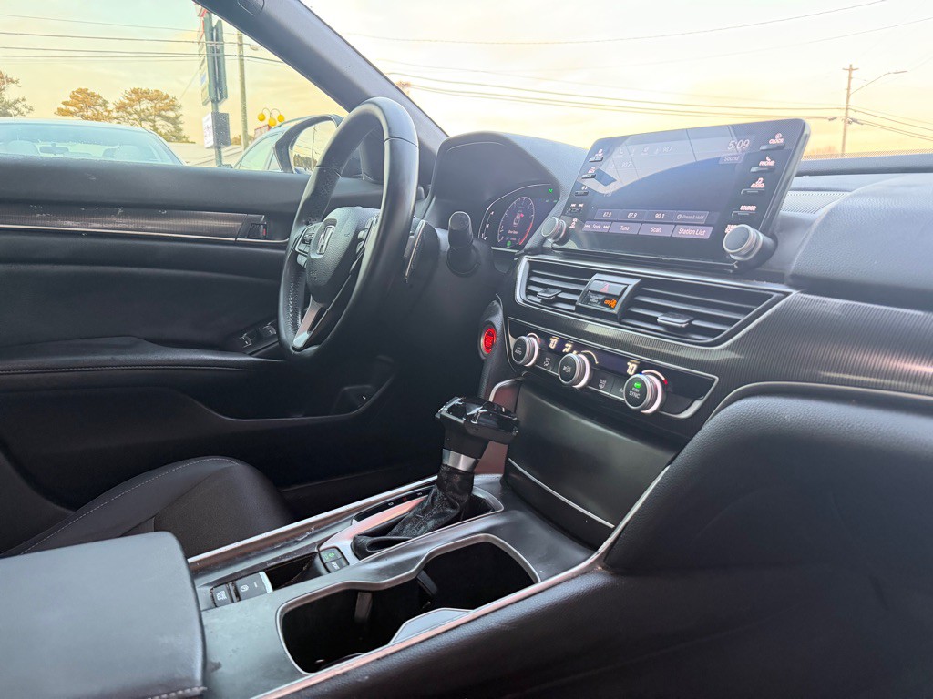 2020 Honda Accord Image 9