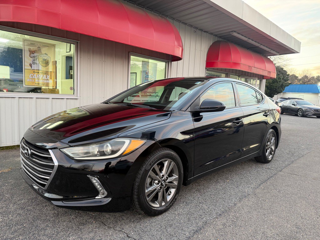 2017 Hyundai Elantra Image 1