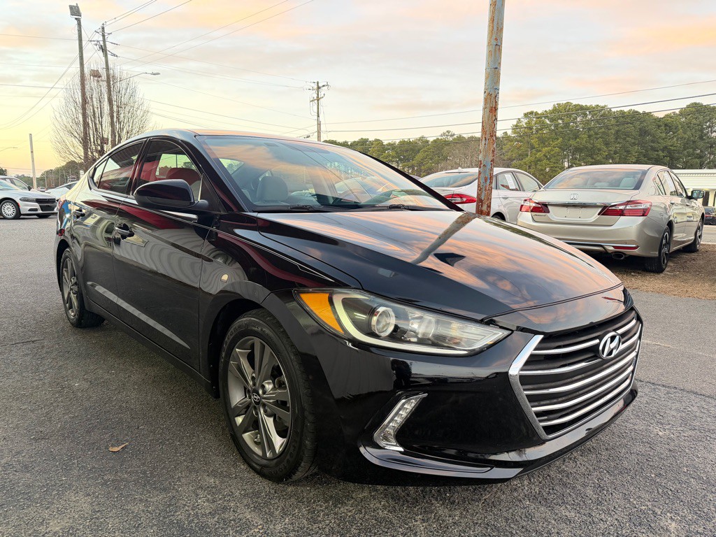 2017 Hyundai Elantra Image 3