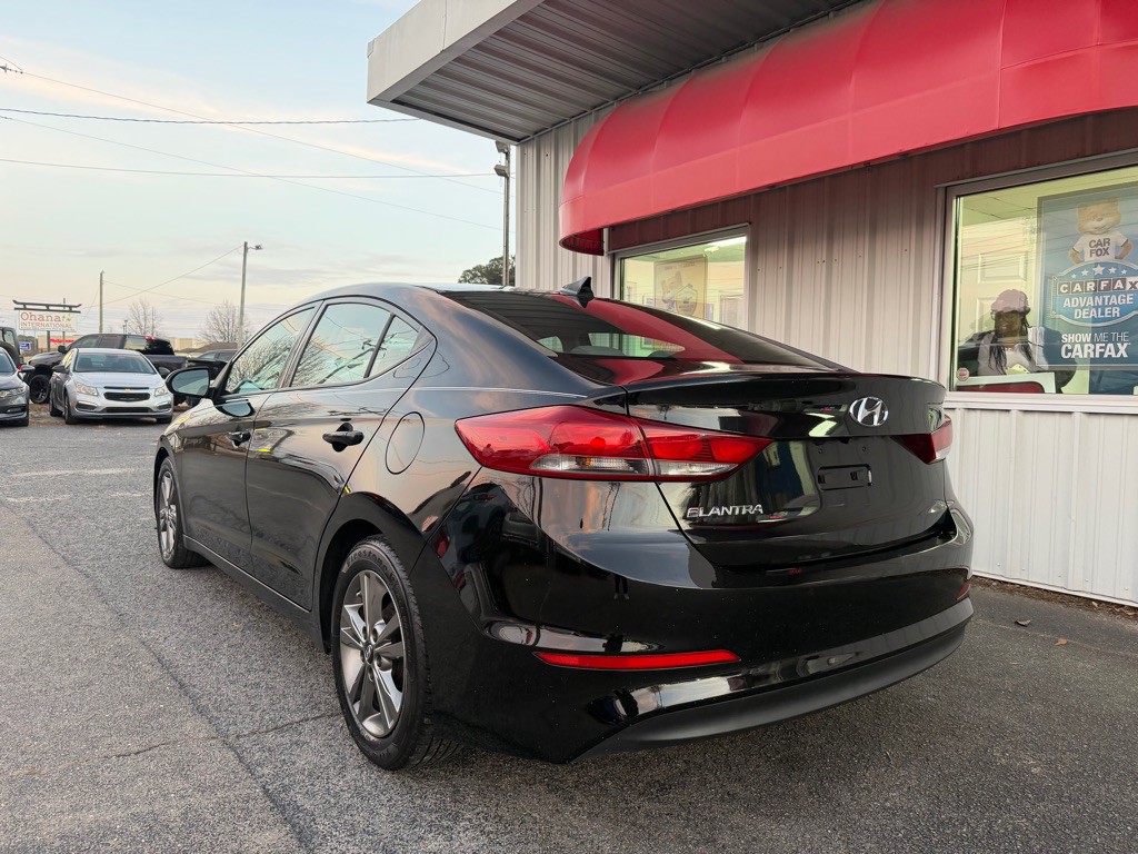 2017 Hyundai Elantra Image 4