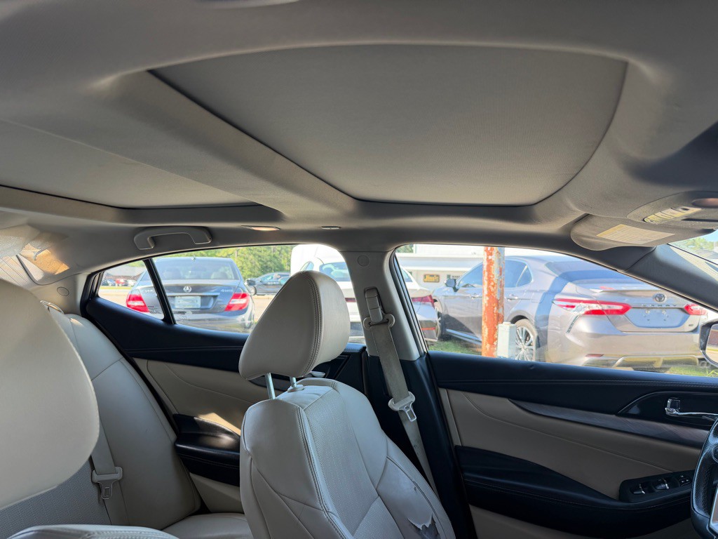 2018 Nissan Maxima Image 11