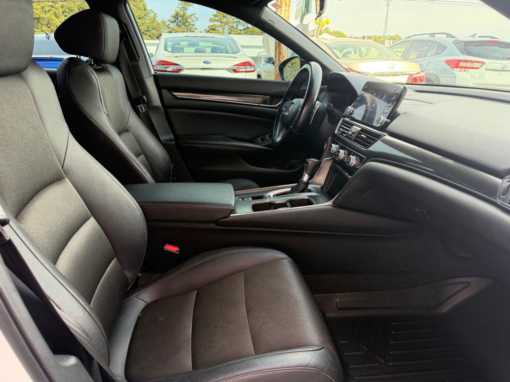 2020 Honda Accord Image 8