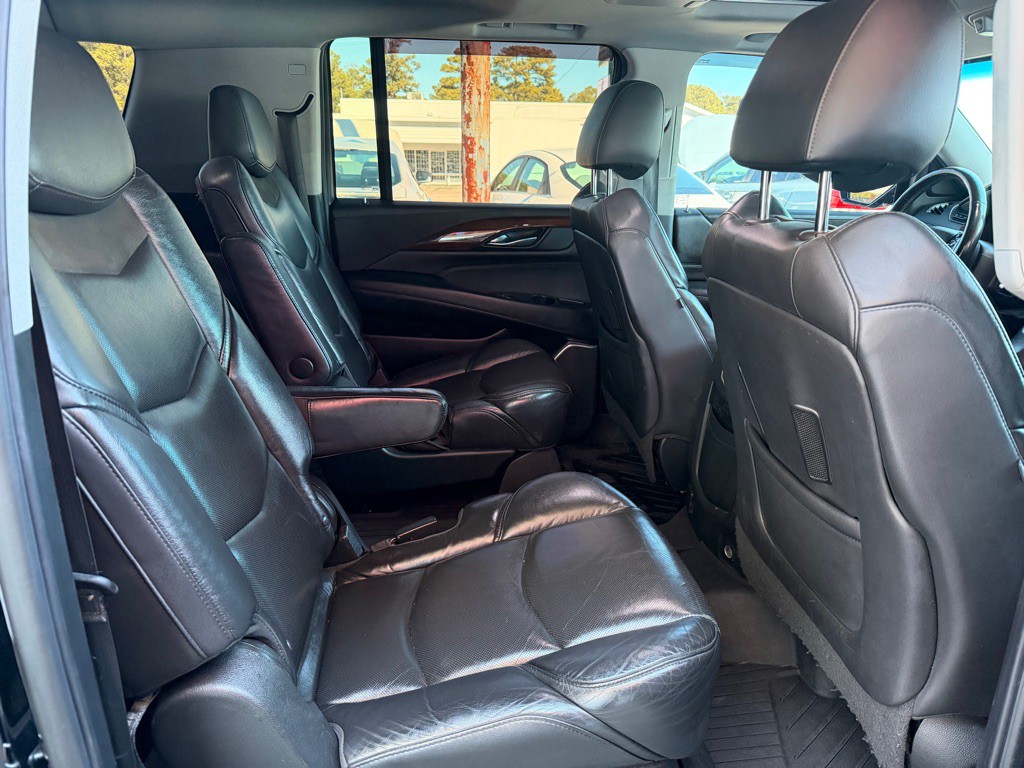 2019 Cadillac Escalade Image 10