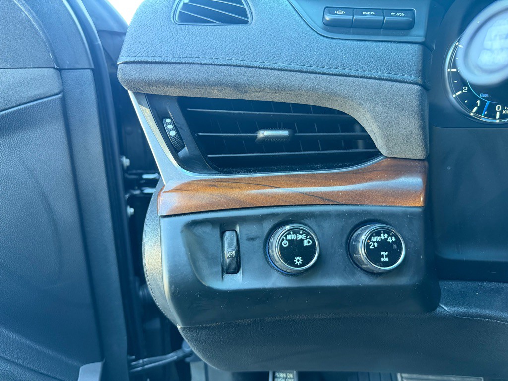 2019 Cadillac Escalade Image 17