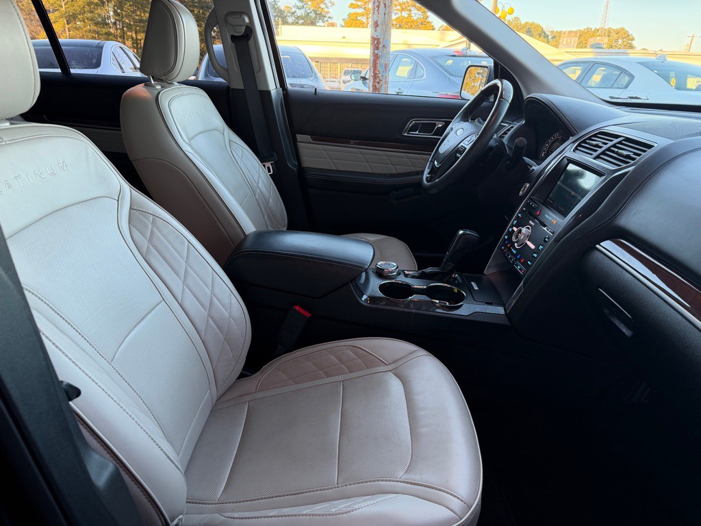 2018 Ford Explorer Image 11
