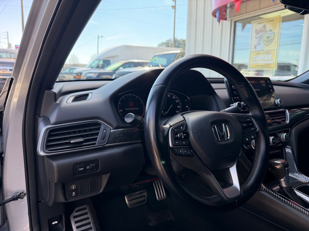 2018 Honda Accord Image 12
