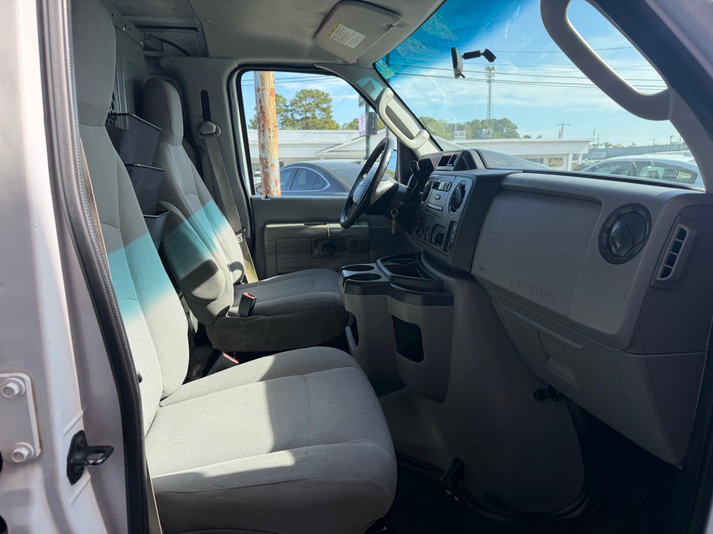 2014 Ford Econoline Image 9