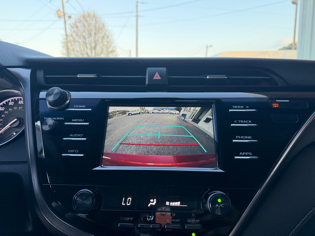 2018 Toyota Camry Image 12