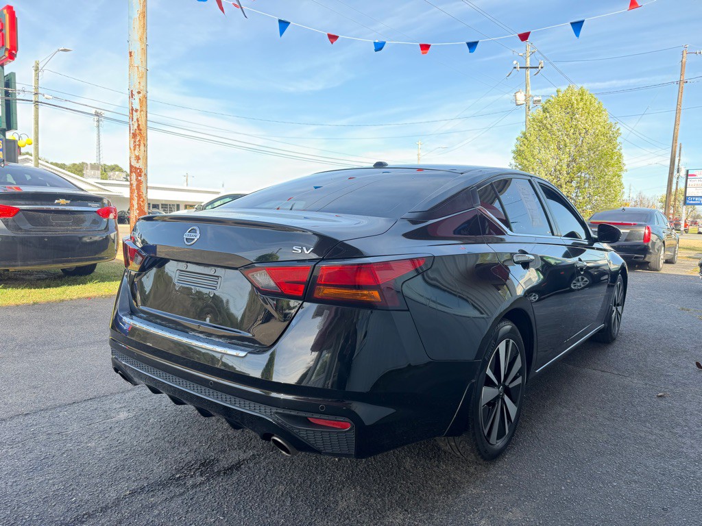 2021 Nissan Altima Image 7