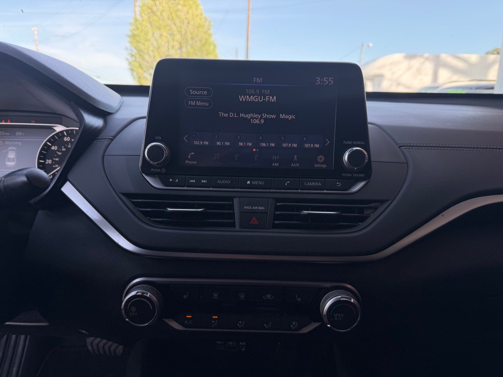 2021 Nissan Altima Image 11