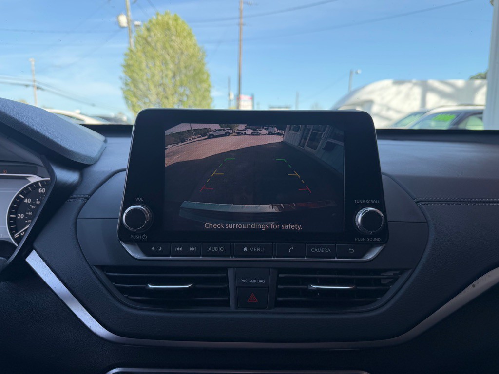 2021 Nissan Altima Image 12