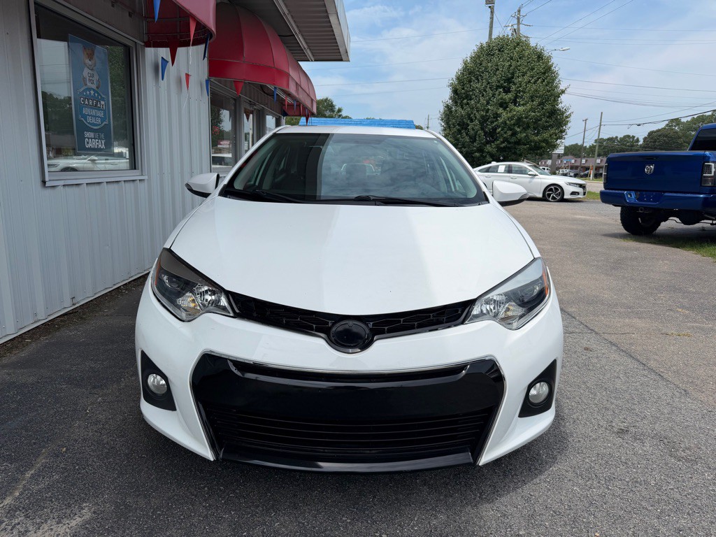 2015 Toyota Corolla Image 2
