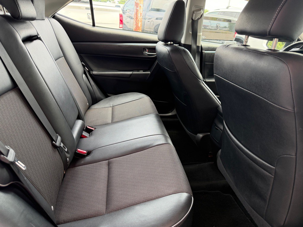 2015 Toyota Corolla Image 7
