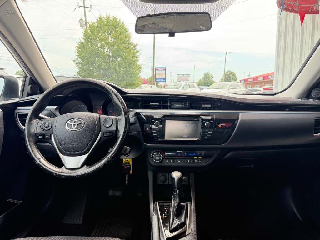2015 Toyota Corolla Image 8