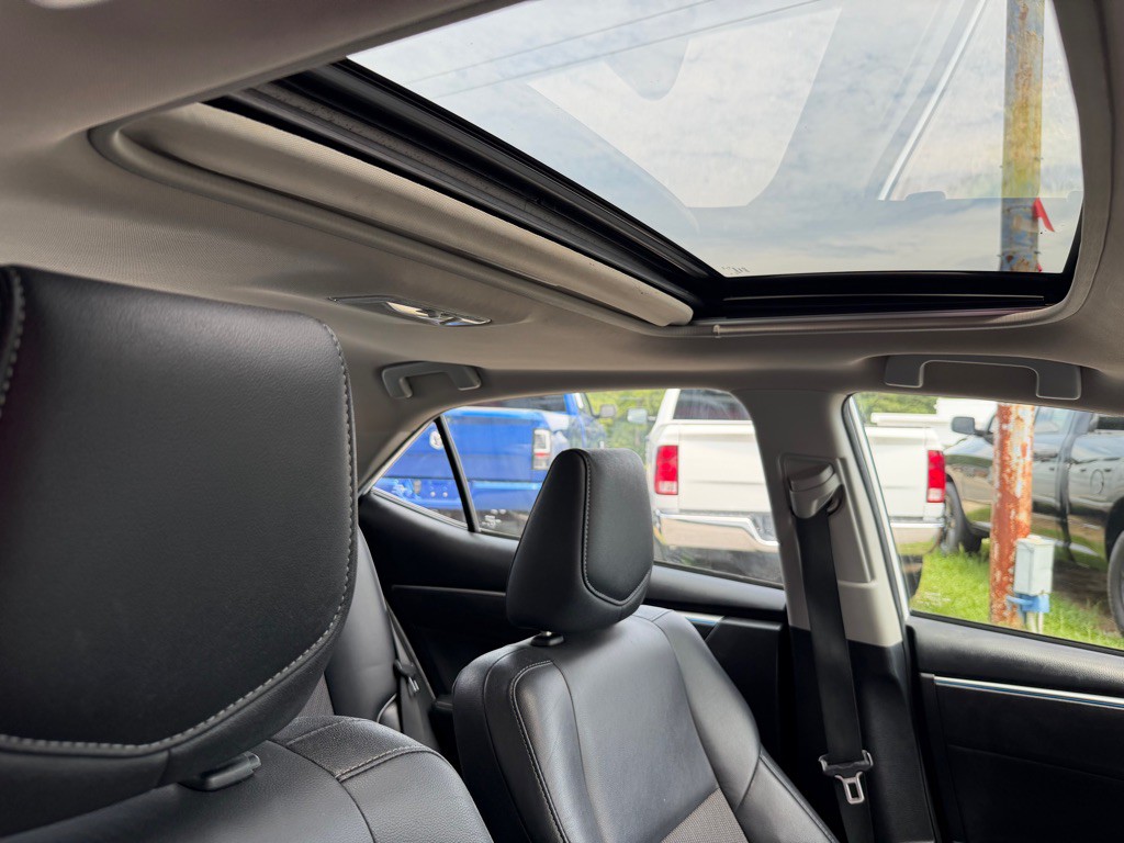 2015 Toyota Corolla Image 10