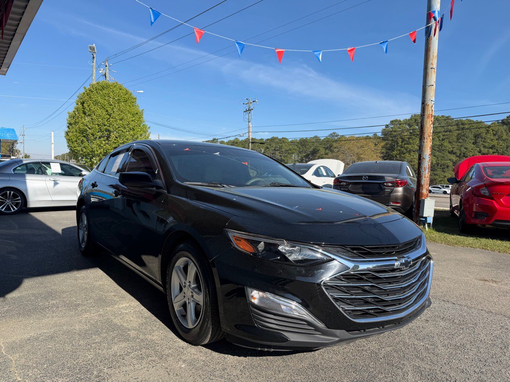 2021 Chevrolet Malibu Image 3