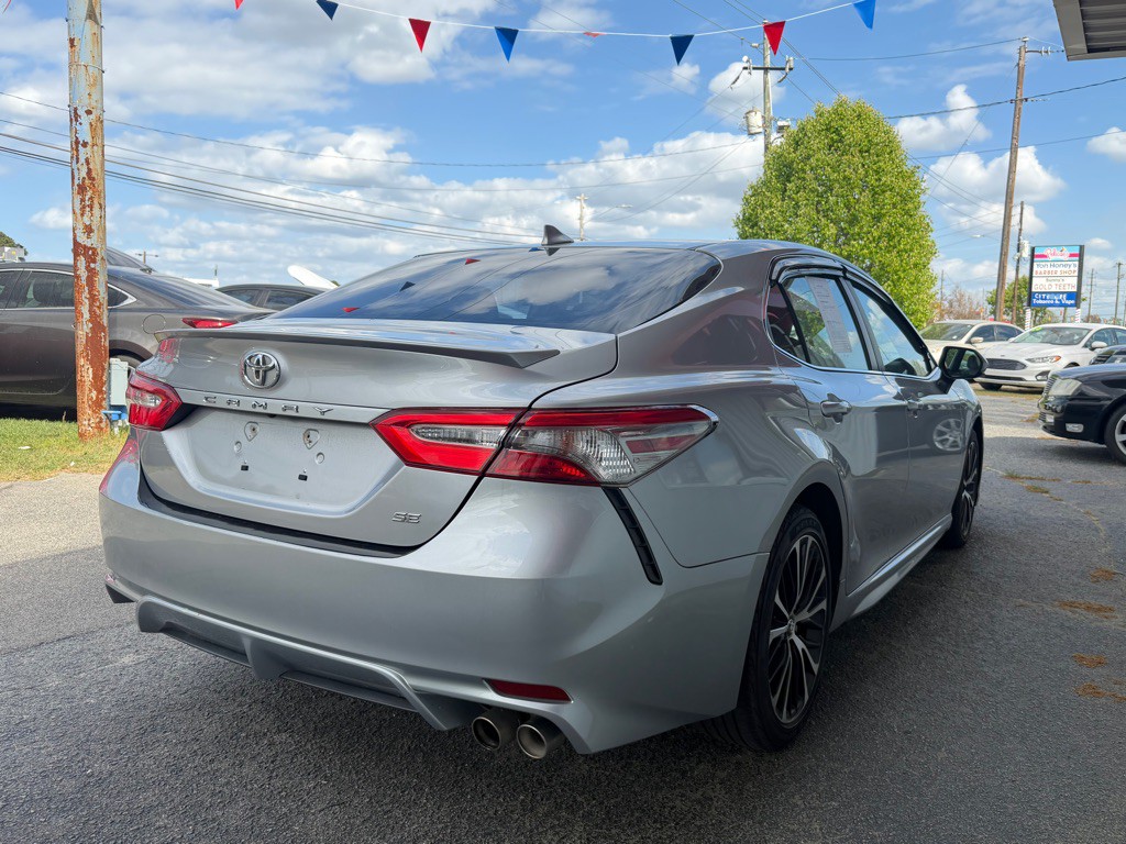 2019 Toyota Camry Image 7