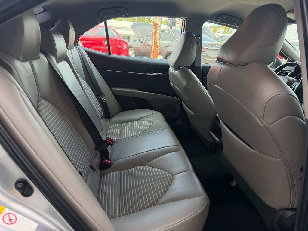 2019 Toyota Camry Image 8