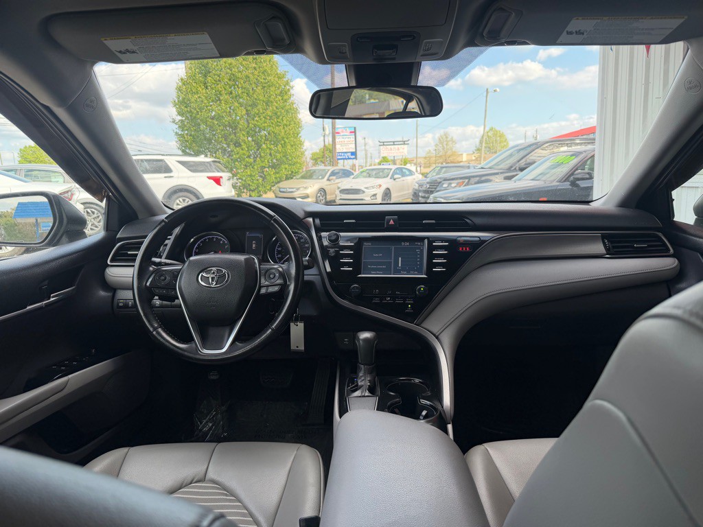 2019 Toyota Camry Image 10
