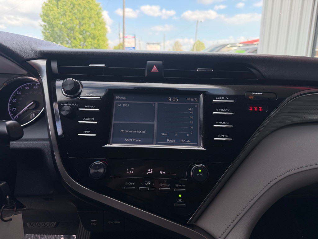 2019 Toyota Camry Image 11