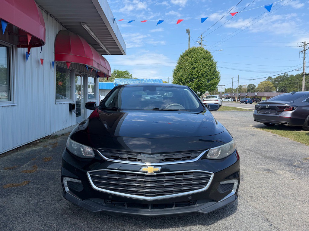 2016 Chevrolet Malibu Image 2