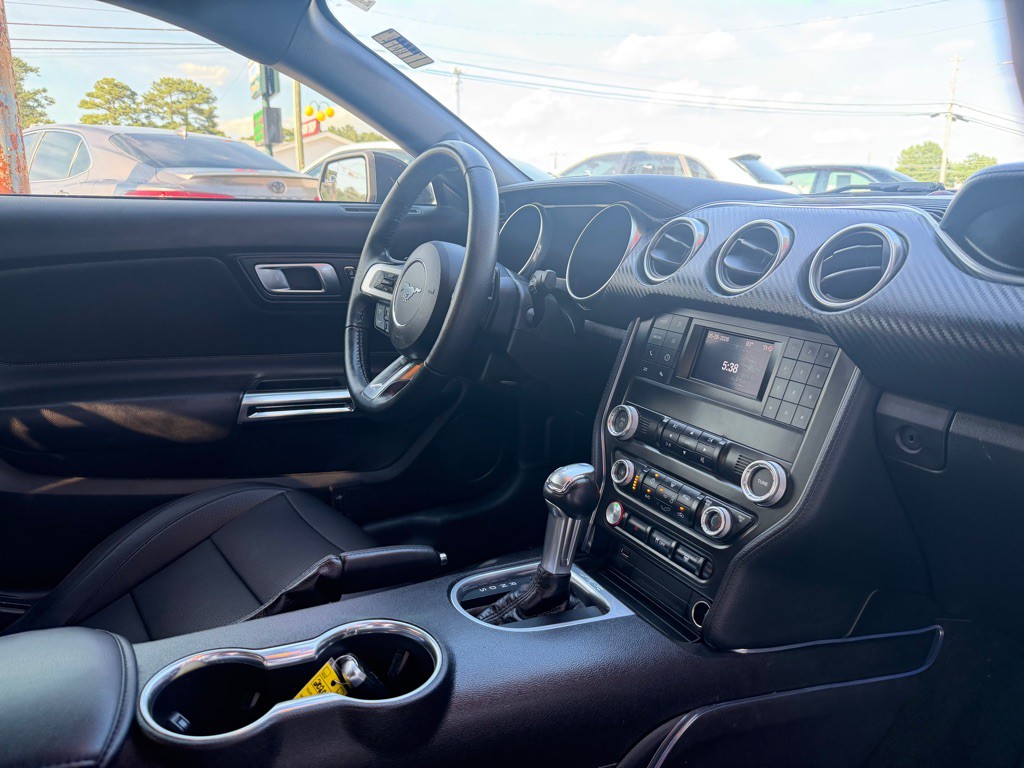 2019 Ford Mustang Image 10