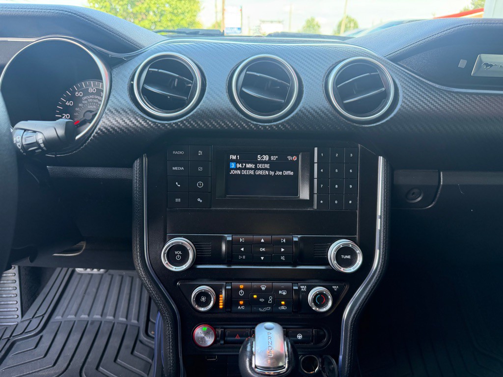 2019 Ford Mustang Image 12