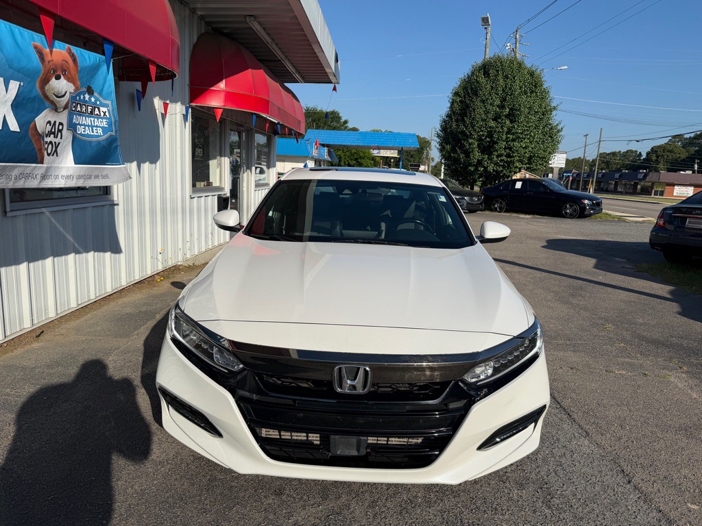 2019 Honda Accord Image 2