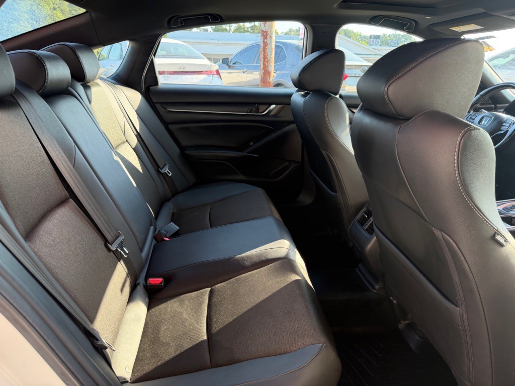 2019 Honda Accord Image 8