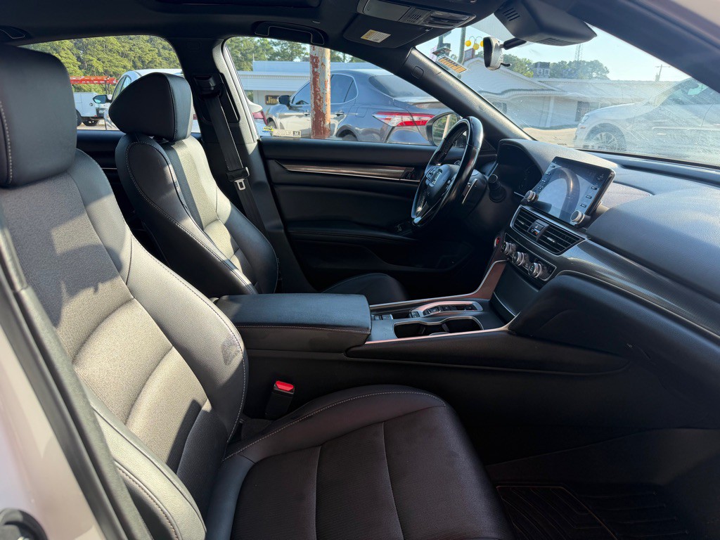 2019 Honda Accord Image 10