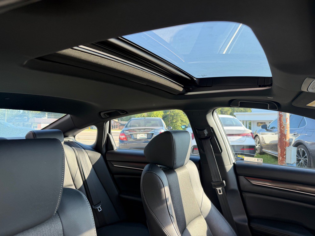 2019 Honda Accord Image 11