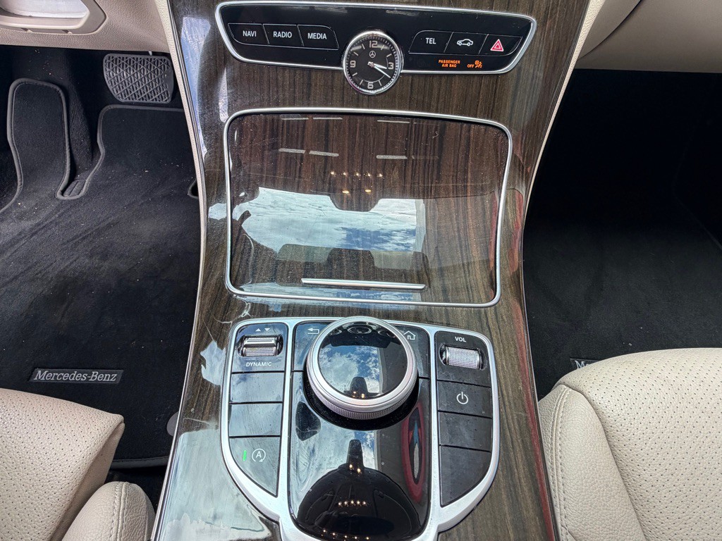 2019 Mercedes-Benz C-Class Image 19