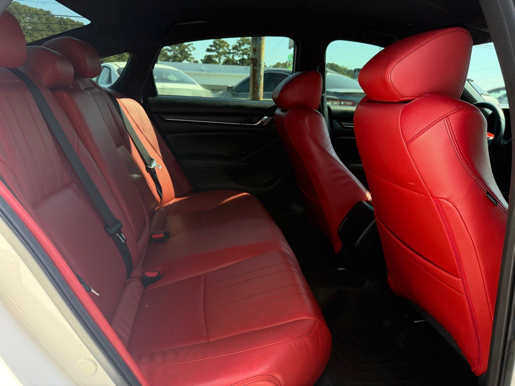 2019 Honda Accord Image 8