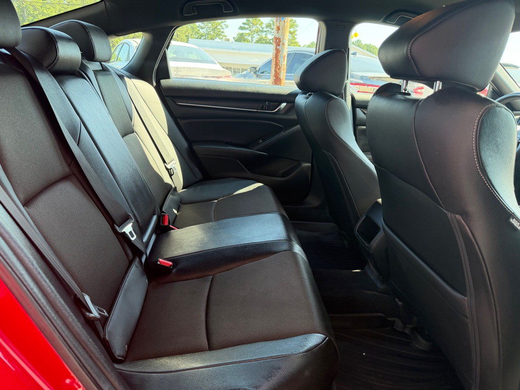 2019 Honda Accord Image 8