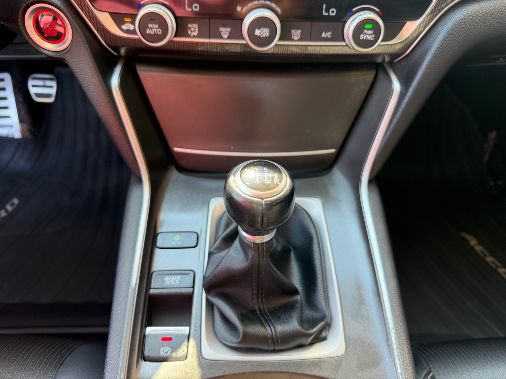 2019 Honda Accord Image 12