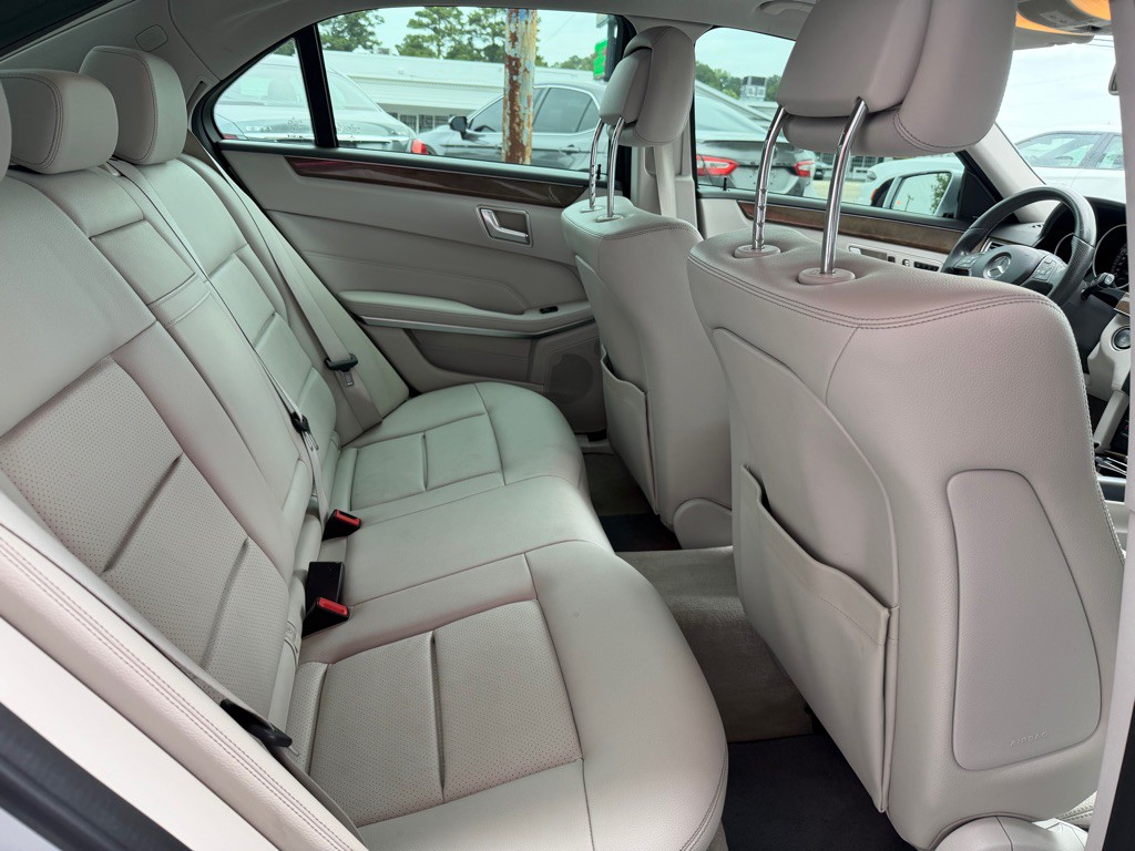 2015 Mercedes-Benz E-Class Image 9