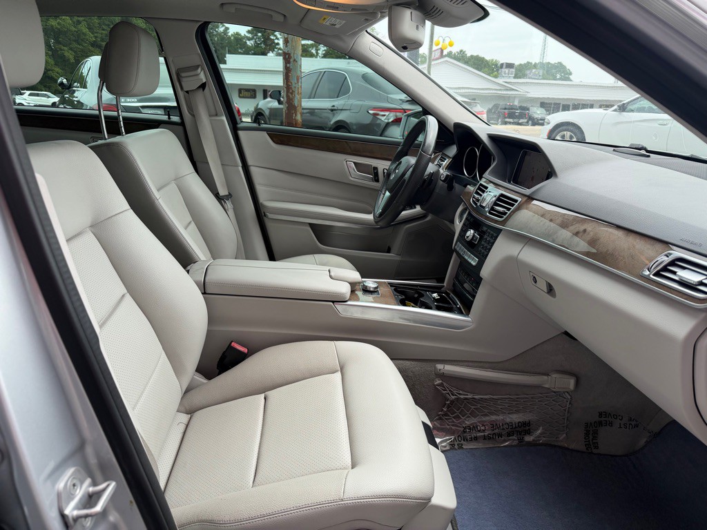 2015 Mercedes-Benz E-Class Image 11