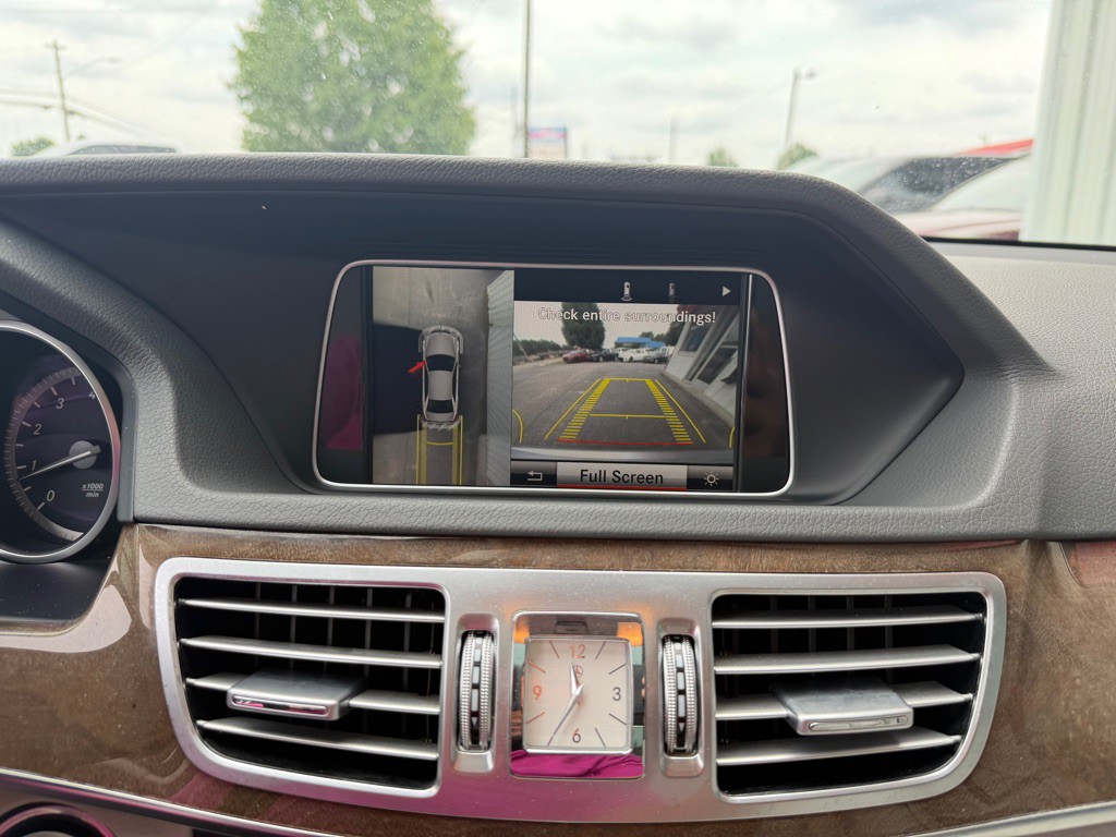 2015 Mercedes-Benz E-Class Image 15