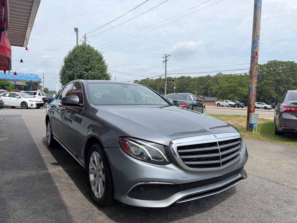 2017 Mercedes-Benz E-Class Image 3